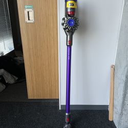 Dyson Vacuum 