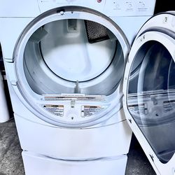 Whirlpool- Front Load  Gas  Dryer