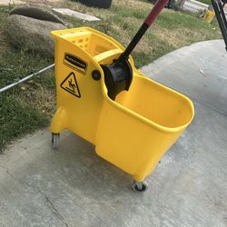 Mop bucket