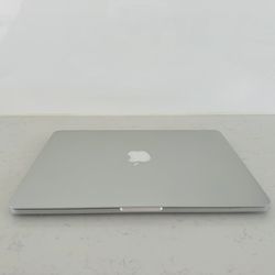 MacBook Pro Retina 13” – Perfect Condition, Stunning Screen