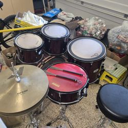 FULL DRUM SET KIT - PEARL EXPORT WITH STANDS AND HI HAT