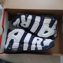 NIKE AIR MORE UPTEMPO 6.5Y