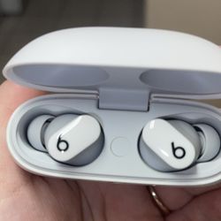 Beats Studio Buds – Wireless Noise Cancelling Earbuds