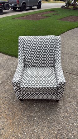 Nice cushion chair