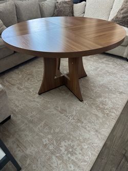 Round Dining table