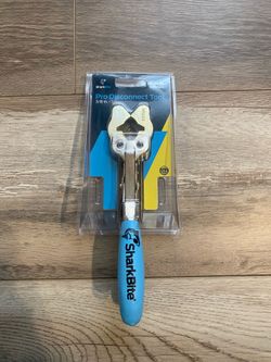 Shark Bite Pro Disconnect Tool 3/8in. -1in.