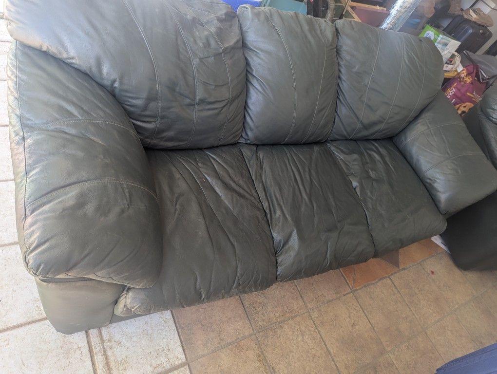 Green Leather Sofas