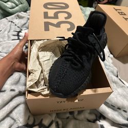 Yeezy Boost 350 - Brand New, Size 6, Black