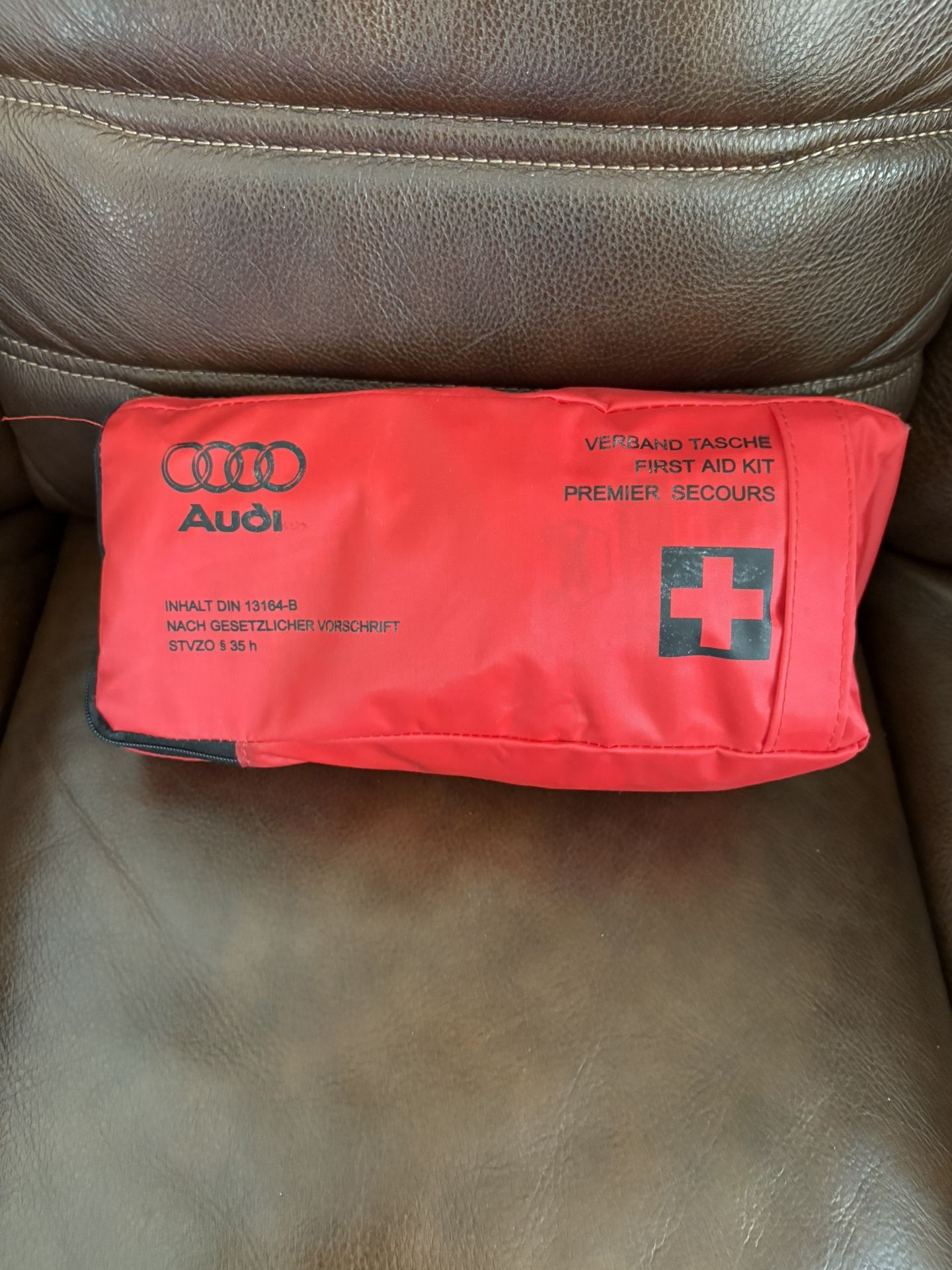 Audi First Aid Kit Part Number 4L0093108C