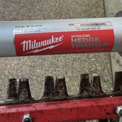 Milwaukee Hedge Trimmer Set - 2 Separate Heads