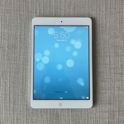iPad Mini - 16GB - Silver - Good Condition 👍 