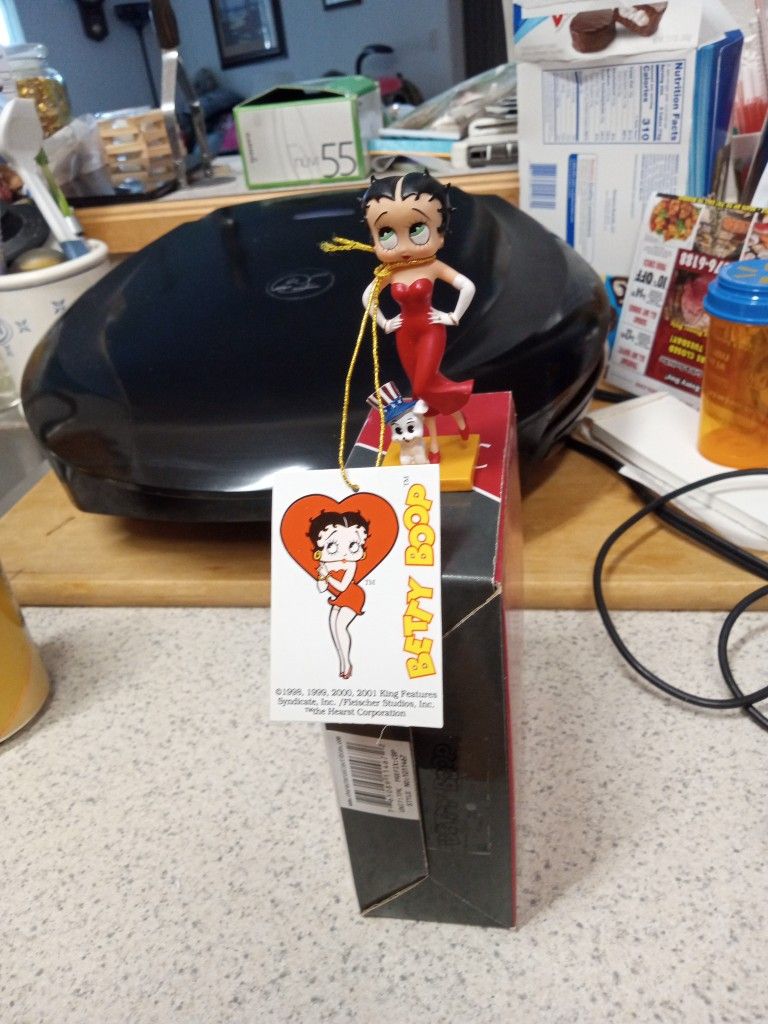 Betty Boop With Pudgie.  New. 2 Inches Tall