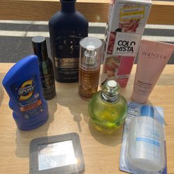 Lot of bath and beauty products 