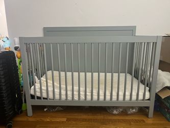 Oxford Baby Essential 4 in 1 Panel Crib in Gray