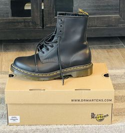 Womens Dr. Martens 1460 8-Eye Boot - Black