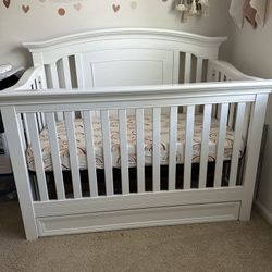 baby crib and mattress