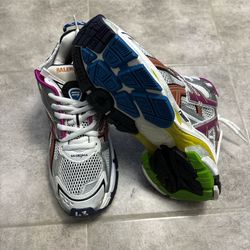 (SEND OFFERS)Balenciaga Runners