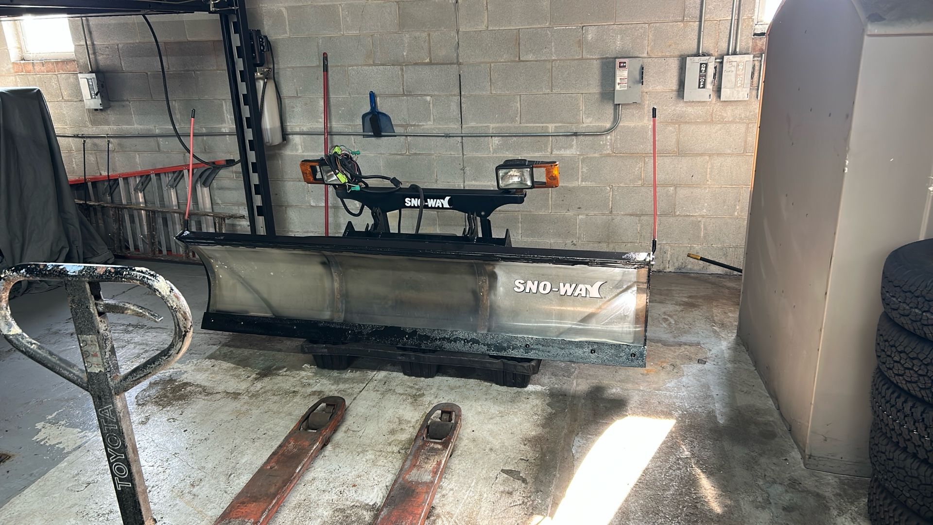 Snoway Plow
