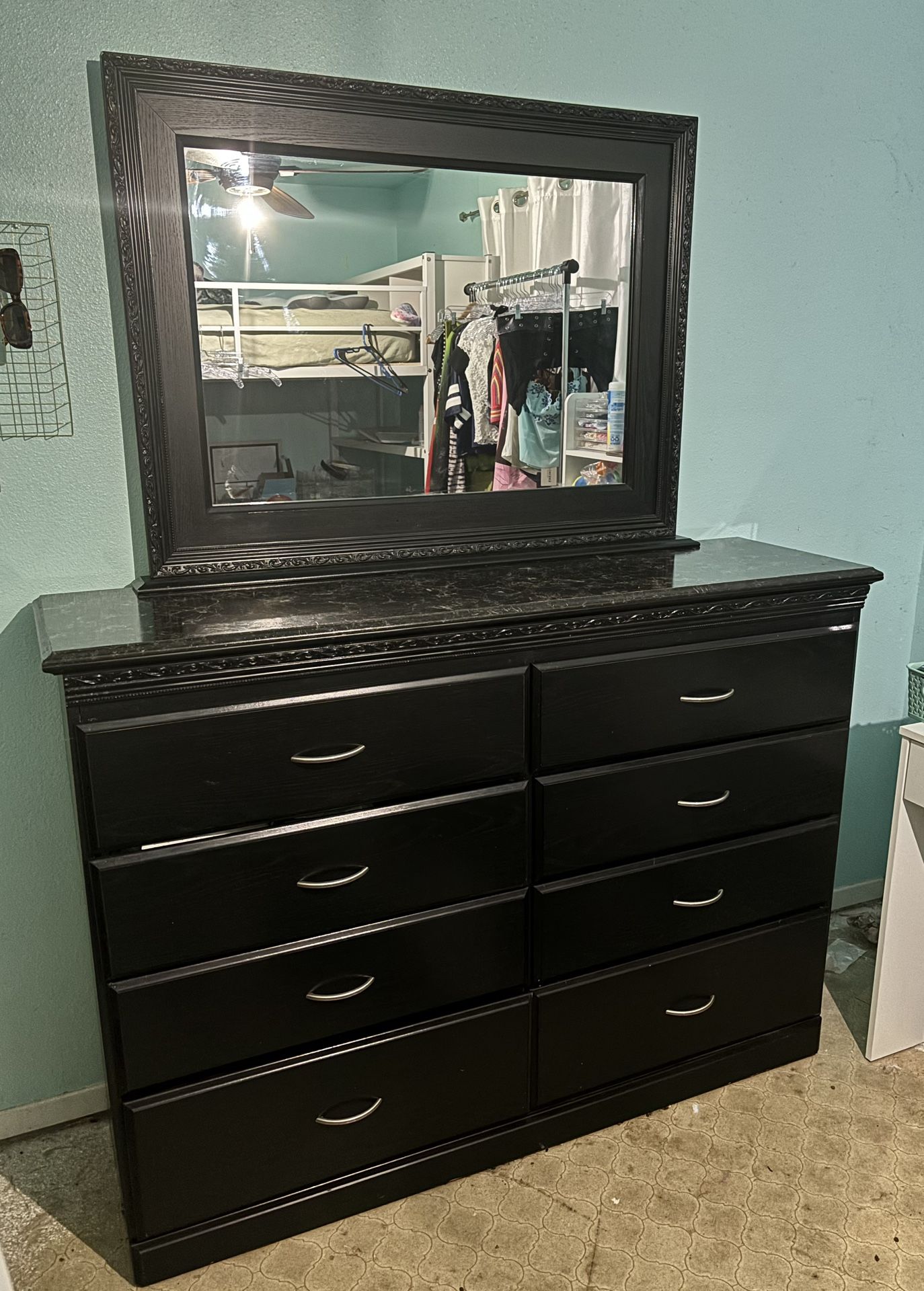 8 drawer dresser with vanity mirror