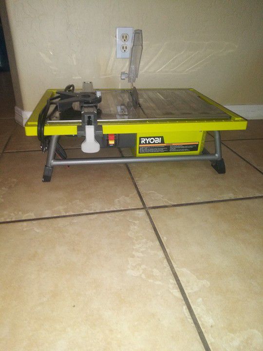 Ryobi 7in Tabletop Wet Tile Saw**$40 Firm