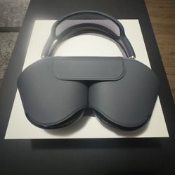 AirPod Maxes
