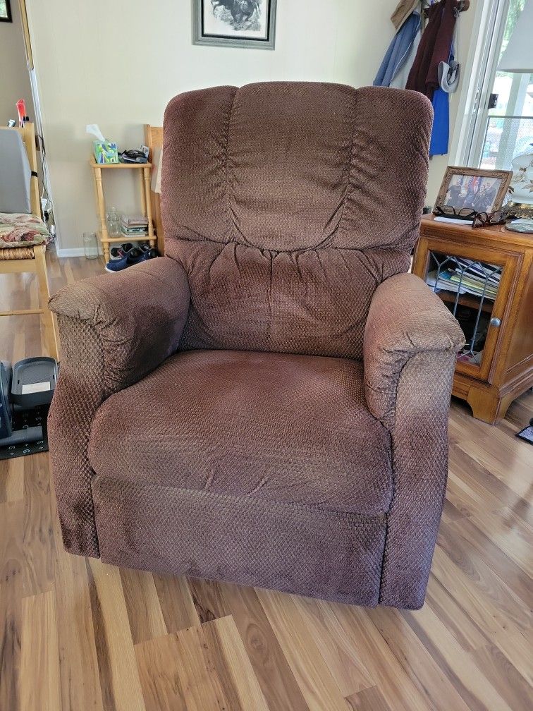 2  Lazyboy Recliners