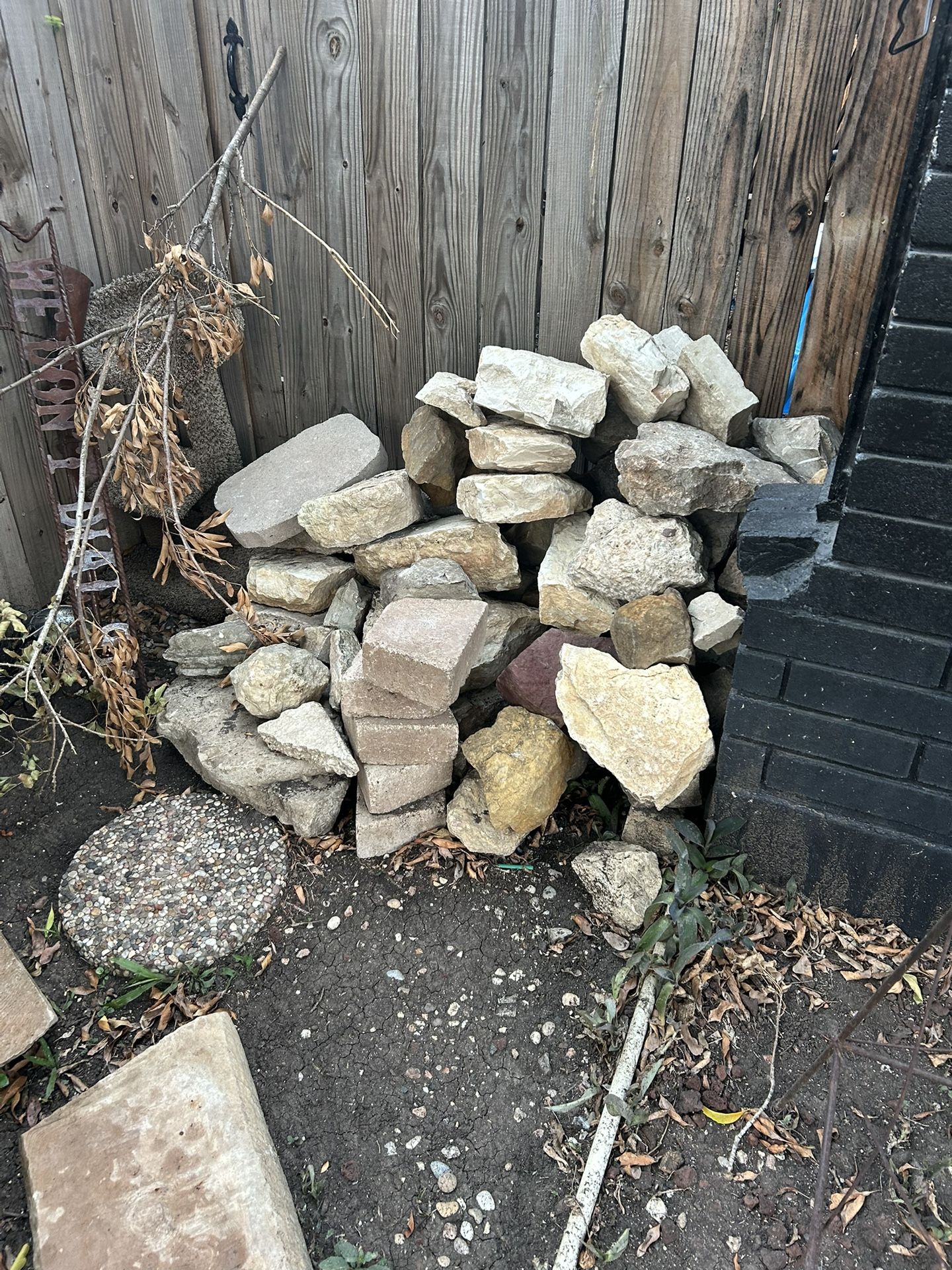 Rocks Free