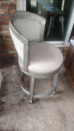 Upholstered Swivel Bar Stool