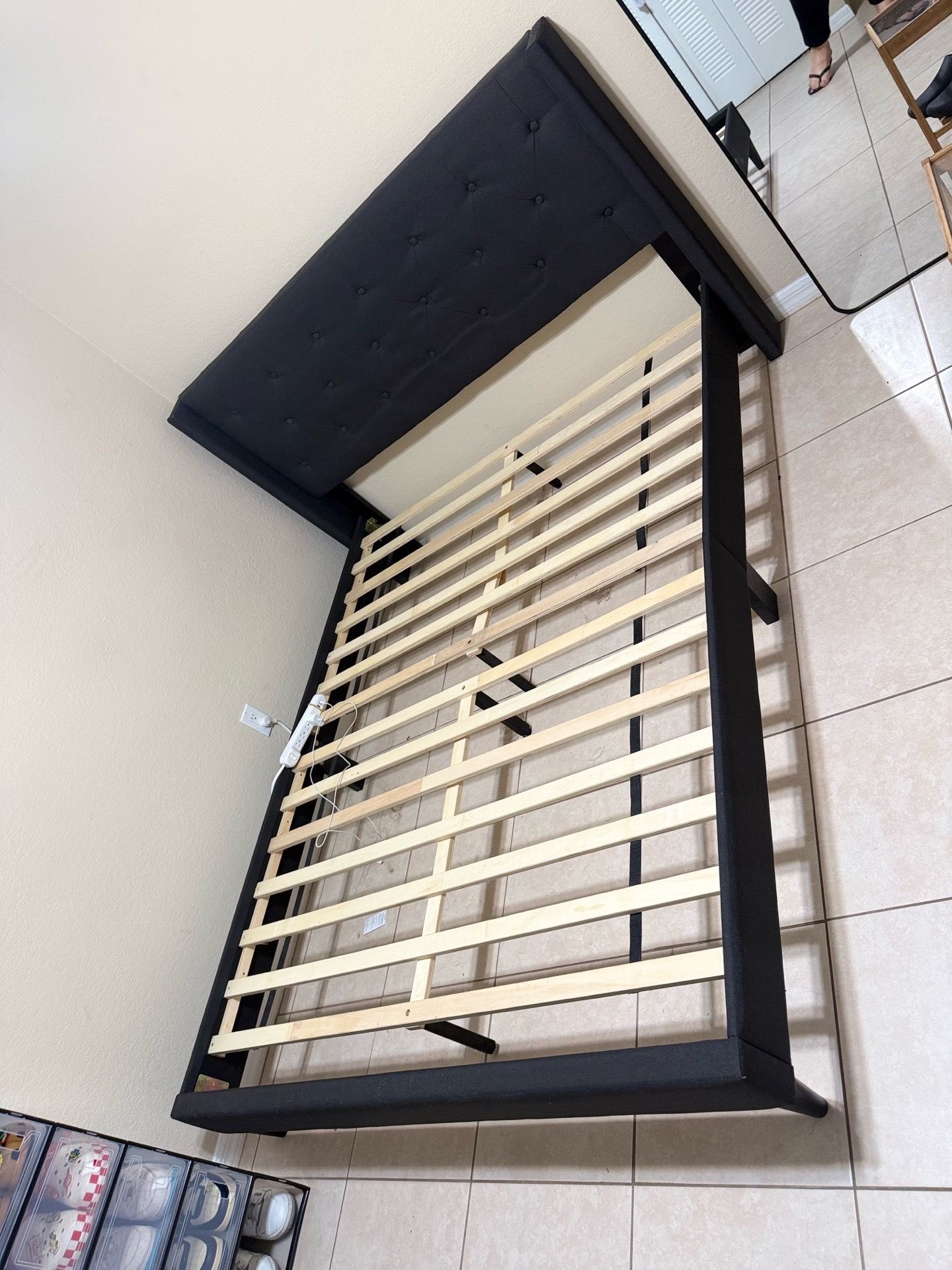 Full Size Bed Frame with Wood Slats – Black (Used)