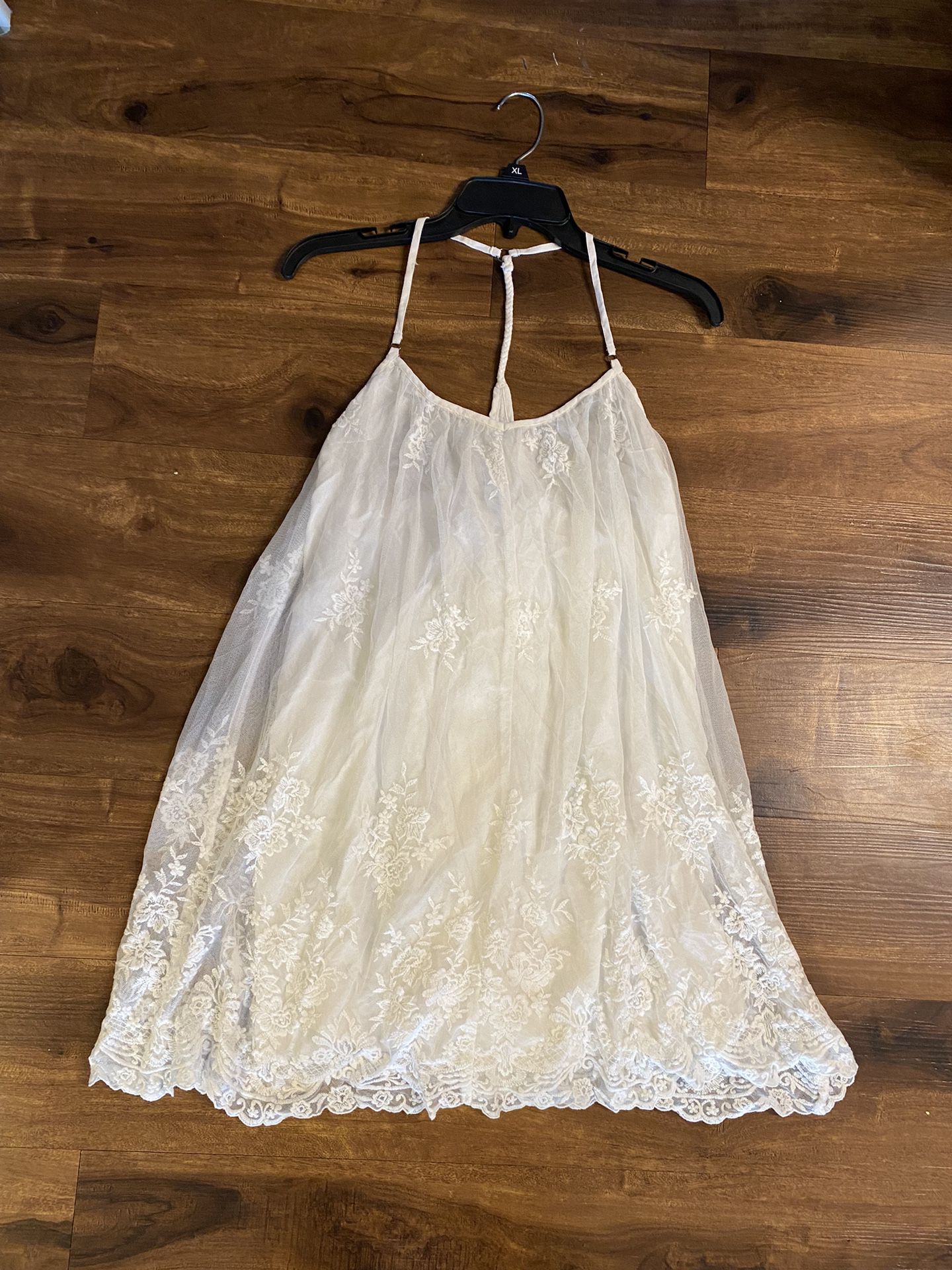 Brand New Woman’s Abercrombie & Fitch brand White Dress Up For Sale 