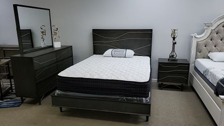 Queen bed set. 1- nightstand 1- dresser/ mirror- and mattresses set