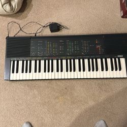 Yamaha Electric Piano PSR-70 — Synthesizer Arranger 