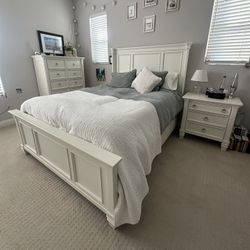Queen Bedroom Set