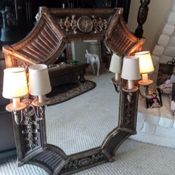 BEAUTIFUL VINTAGE MIRROR WITH LIGHTS 