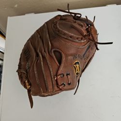 Wilson Catchers Glove A2403 