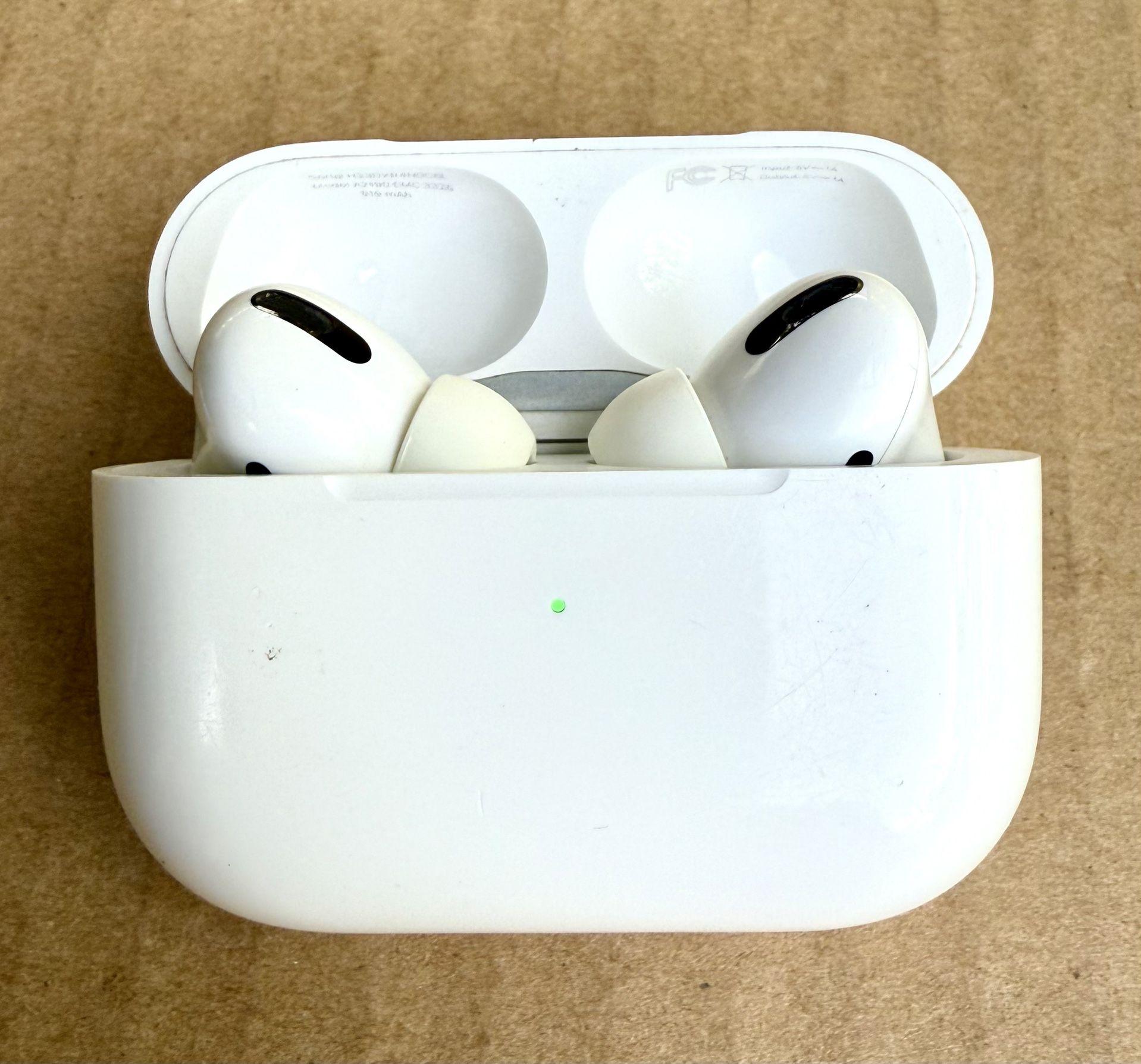 Apple AirPods Pro 1st Generation with MagSafe Wireless Charging Case