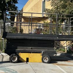 Scissor Lift 