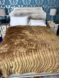 Queen size bed
