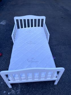 Toddler bed