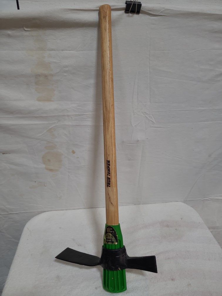 True Temper Pick With Handle Guard