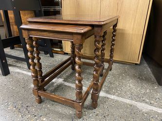 HENREDON Colonial Nesting Tables w/ Barley Twist Legs