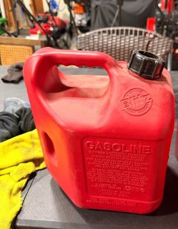 Red Gas Cans - 1 Gallon & 2 Gallon