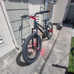 BLACK MOUNTAIN BIKE