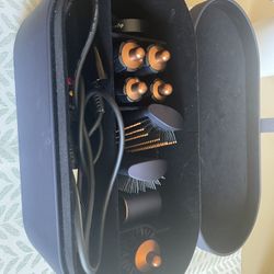 Dyson Airwrap™ multi-styler with attachments