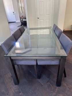 Room & board dining table fits 6
