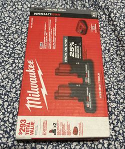 Milwaukee M12 12V Lithium-lon XC High Output 5.0 Ah Battery Pack (2-Pack) Starter Kit with Charger