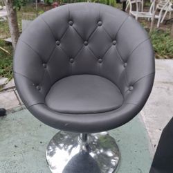Old School Chair. In Good Condition. Davie FL 33324 In Broward County.