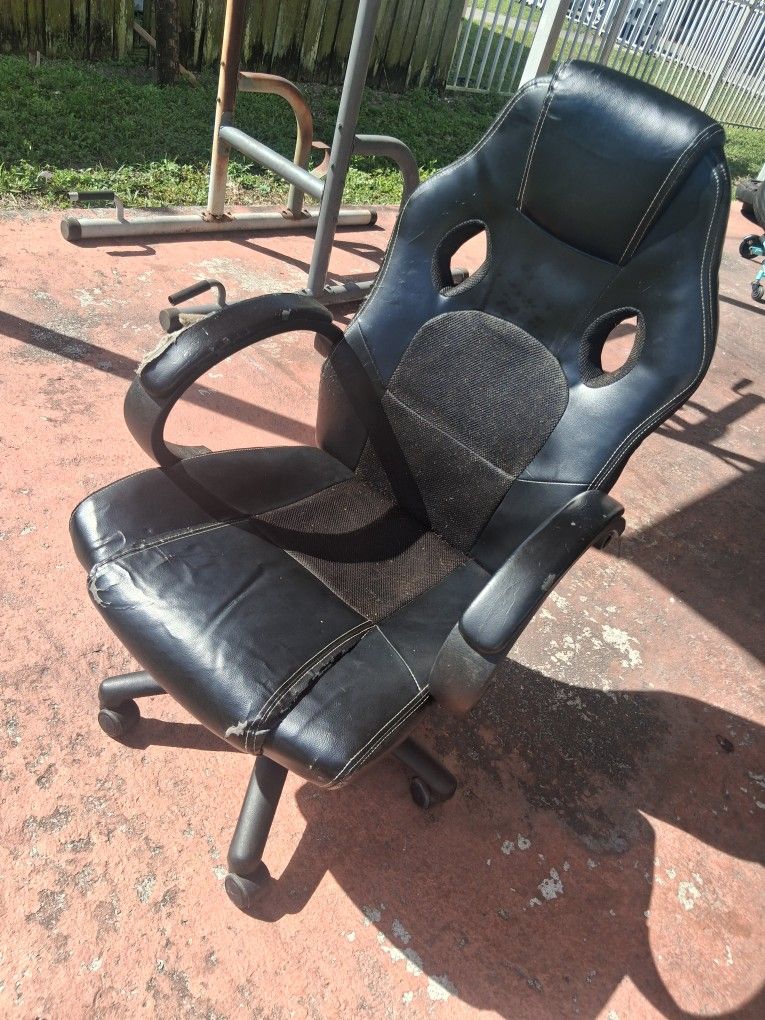 Black Desk Chair