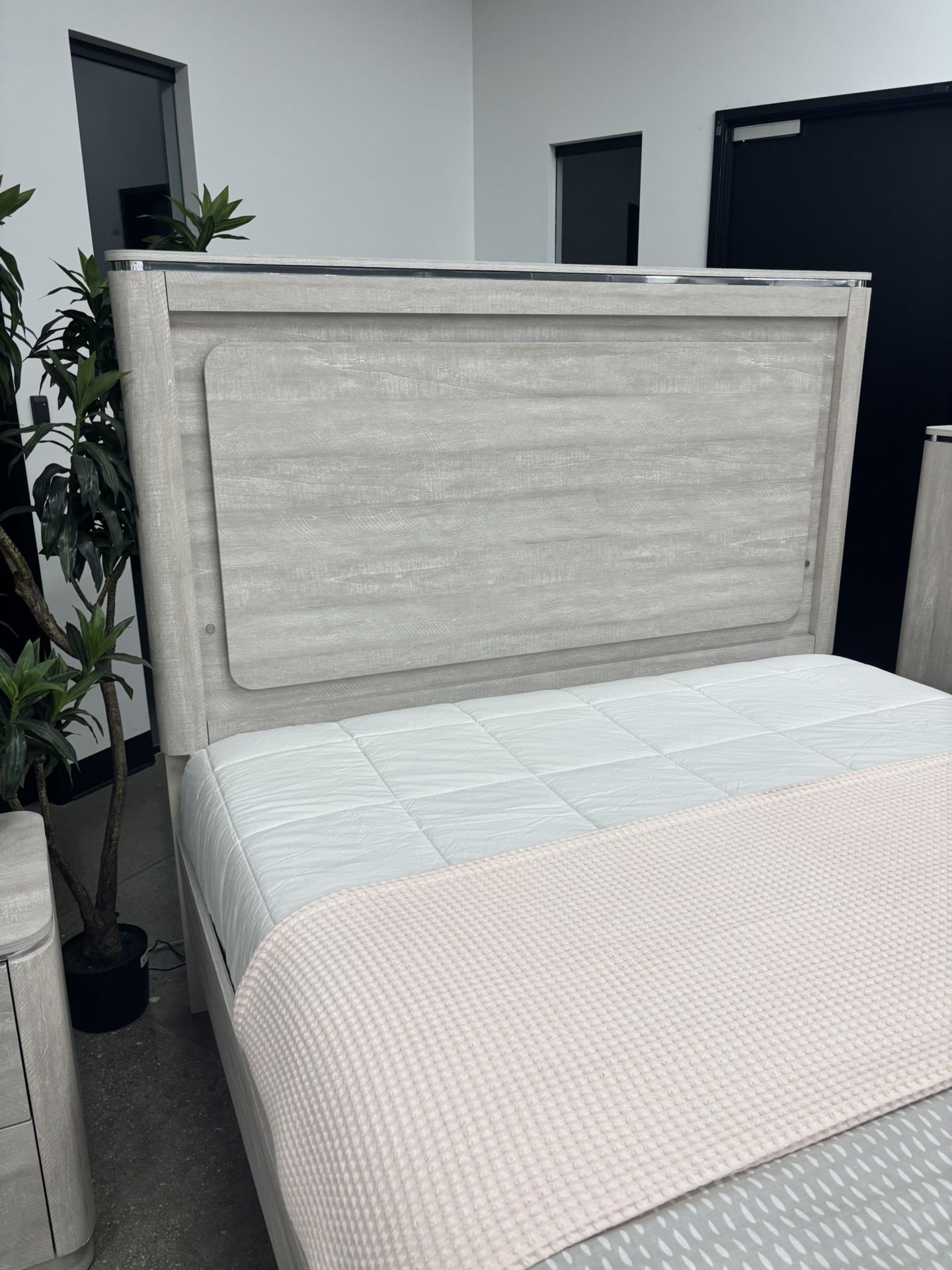 Queen Size Bed Frame With Mattress