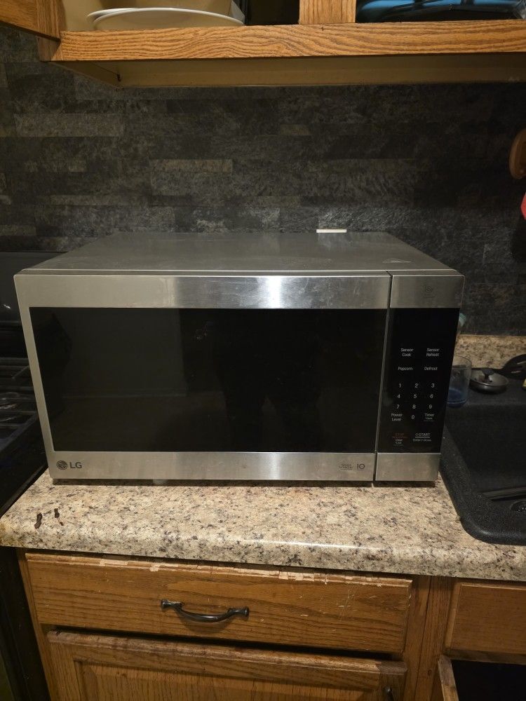 LG SMART Countertop microwave